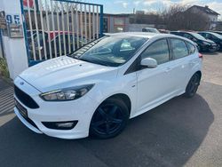 Weiß Gebraucht 2017 Ford Focus ST-Line Limousine | 7.990 € (Fairer Preis)