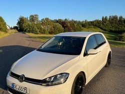 Weiß Gebraucht 2018 VW Golf Sound Limousine | 13.999 € (Guter Preis)