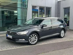 Grau Gebraucht 2019 VW Passat Highline Kombi | 18.999 € (Fairer Preis)
