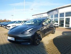Grau Gebraucht 2022 Tesla Model 3 RWD Limousine | 25.900 € (Fairer Preis)