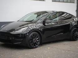 Schwarz Gebraucht 2024 Tesla Model Y Performance SUV | 43.950 € (Fairer Preis)