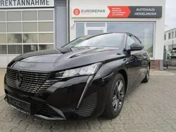 Lackierung schwarz perla nera Gebraucht 2024 Peugeot 308 Allure Kleinwagen | 19.800 € (Superpreis)
