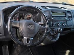 Rot Gebraucht 2011 VW Caravelle Van / Kleinbus | 10.500 €