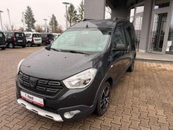 Grau Gebraucht 2020 Dacia Dokker Stepway Van / Kleinbus | 16.900 € (Fairer Preis)