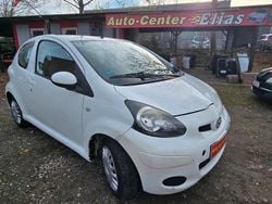 Weiß Gebraucht 2011 Toyota Aygo Kleinwagen | 1.849 € (Superpreis)