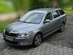 Grau Gebraucht 2013 Skoda Octavia Family Kombi | 4.900 € (Fairer Preis)