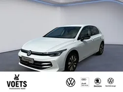 Weiß Neu 2025 VW Golf VIII Life Limousine | 32.495 € (Guter Preis)