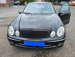 Schwarz Gebraucht 2002 Mercedes E220 Avantgarde Limousine | 2.800 € (Guter Preis)