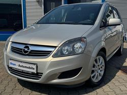 Beige Gebraucht 2010 Opel Zafira Edition Van / Kleinbus | 7.950 €