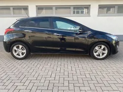 Schwarz Gebraucht 2017 Hyundai i30 Premium Limousine | 10.950 € (Superpreis)