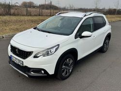 Weiß Gebraucht 2019 Peugeot 2008 Allure SUV | 11.300 € (Guter Preis)
