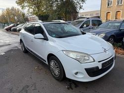 Weiß Gebraucht 2008 Renault Mégane III Privilege Limousine | 3.900 € (Fairer Preis)