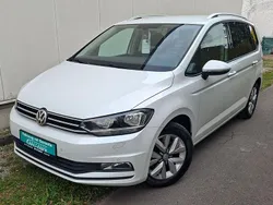 Weiß Gebraucht 2017 VW Touran Comfortline Van / Kleinbus | 16.799 € (Fairer Preis)