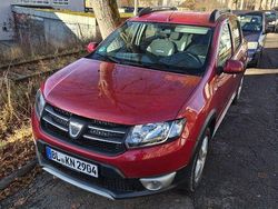 Rot Gebraucht 2015 Dacia Sandero Prestige Limousine | 7.800 € (Fairer Preis)