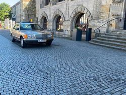 Beige Gebraucht 1982 Mercedes 280 SE Limousine | 22.222 €