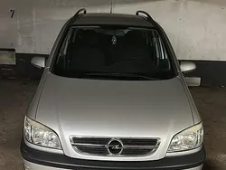 Grau Gebraucht 2005 Opel Zafira Van / Kleinbus | 2.999 €