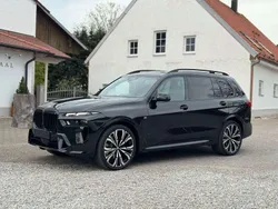 Black sapphire metallic (475) Neu 2025 BMW X7 M Sport SUV | 132.089 €