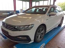 Pure white Gebraucht 2021 VW Passat R-line Kombi | 18.090 € (Superpreis)