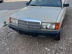 Beige Gebraucht 1984 Mercedes 190 Limousine | 4.000 €