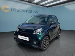Grün Gebraucht 2022 Smart ForTwo Electric Drive Kleinwagen | 16.399 €