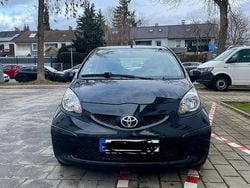 Schwarz Gebraucht 2007 Toyota Aygo Kleinwagen | 1.590 € (Guter Preis)