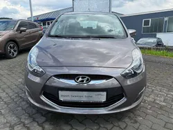 Grau Gebraucht 2015 Hyundai ix20 Comfort Van / Kleinbus | 10.990 € (Fairer Preis)