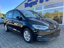 Schwarz Gebraucht 2024 VW Touran Comfortline Van / Kleinbus | 30.690 € (Fairer Preis)