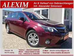 Rot Gebraucht 2012 Toyota Avensis Limousine | 8.200 € (Fairer Preis)