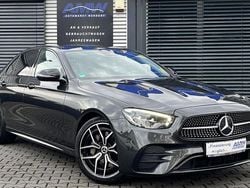 Grau Gebraucht 2022 Mercedes E220 AMG Limousine | 35.900 € (Fairer Preis)