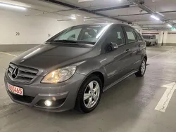 Grau Gebraucht 2009 Mercedes B180 Van / Kleinbus | 6.490 € (Fairer Preis)