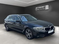 Black sapphire metallic Gebraucht 2021 BMW 530e Sport Line Kombi | 30.700 € (Guter Preis)