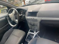 Silber Gebraucht 2008 Opel Astra Kombi | 4.000 €