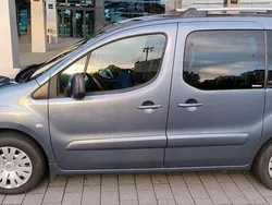 Grau Gebraucht 2010 Citroën Berlingo Van / Kleinbus | 3.900 € (Fairer Preis)