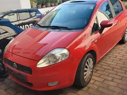 Rot Gebraucht 2006 Fiat Grande Punto Kleinwagen | 450 €