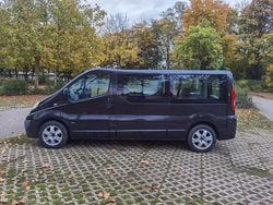 Schwarz Gebraucht 2010 Opel Vivaro Cosmo Van | 15.600 €