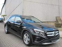 Schwarz Gebraucht 2016 Mercedes GLA180 SUV | 14.790 € (Fairer Preis)