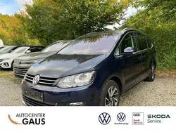 Blau Gebraucht 2017 VW Sharan Comfortline Van / Kleinbus | 15.900 € (Fairer Preis)