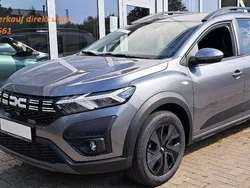 Grau Gebraucht 2024 Dacia Jogger Expression Limousine | 22.380 € (Etwas zu teuer)
