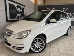 Weiß Gebraucht 2011 Mercedes B180 Van / Kleinbus | 4.499 € (Etwas zu teuer)