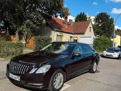Braun Gebraucht 2011 Mercedes E220 Limousine | 9.500 €