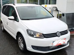 Weiß Gebraucht 2012 VW Touran Comfortline Van / Kleinbus | 4.050 € (Superpreis)