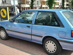 Blau Gebraucht 1987 Nissan Sunny Limousine | 1.800 €