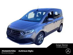 Chromitgrau Gebraucht 2023 Mercedes T180 Style Van / Kleinbus | 25.850 € (Guter Preis)