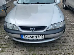 Silber Gebraucht 1998 Opel Vectra Kombi | 1.400 € (Fairer Preis)