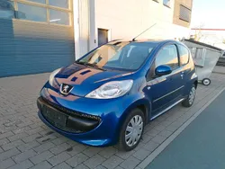 Blau Gebraucht 2008 Peugeot 107 Kleinwagen | 2.450 € (Etwas zu teuer)