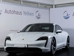 Weiss Gebraucht 2020 Porsche Taycan 4S Limousine | 69.990 € (Fairer Preis)