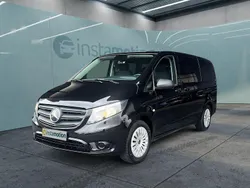 Schwarz Gebraucht 2023 Mercedes Vito Van / Kleinbus | 46.249 €