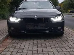 Schwarz Gebraucht 2013 BMW 320 Sport Line Kombi | 7.400 € (Fairer Preis)
