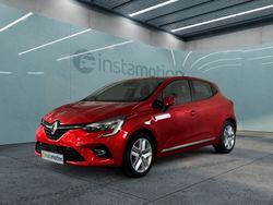 Rot Gebraucht 2022 Renault Clio V Experience Limousine | 14.359 € (Fairer Preis)