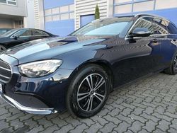 Nautikblau Gebraucht 2022 Mercedes E220 Avantgarde Kombi | 33.950 € (Guter Preis)